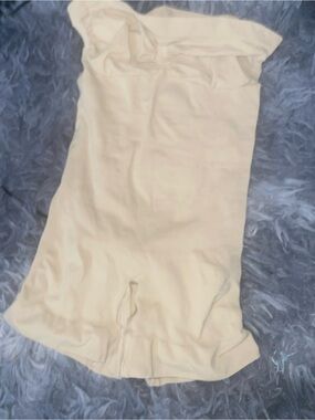 Skims Seamless Sculpt Strapless StrapsNotIncluded Bodysuit Size Med Beige
